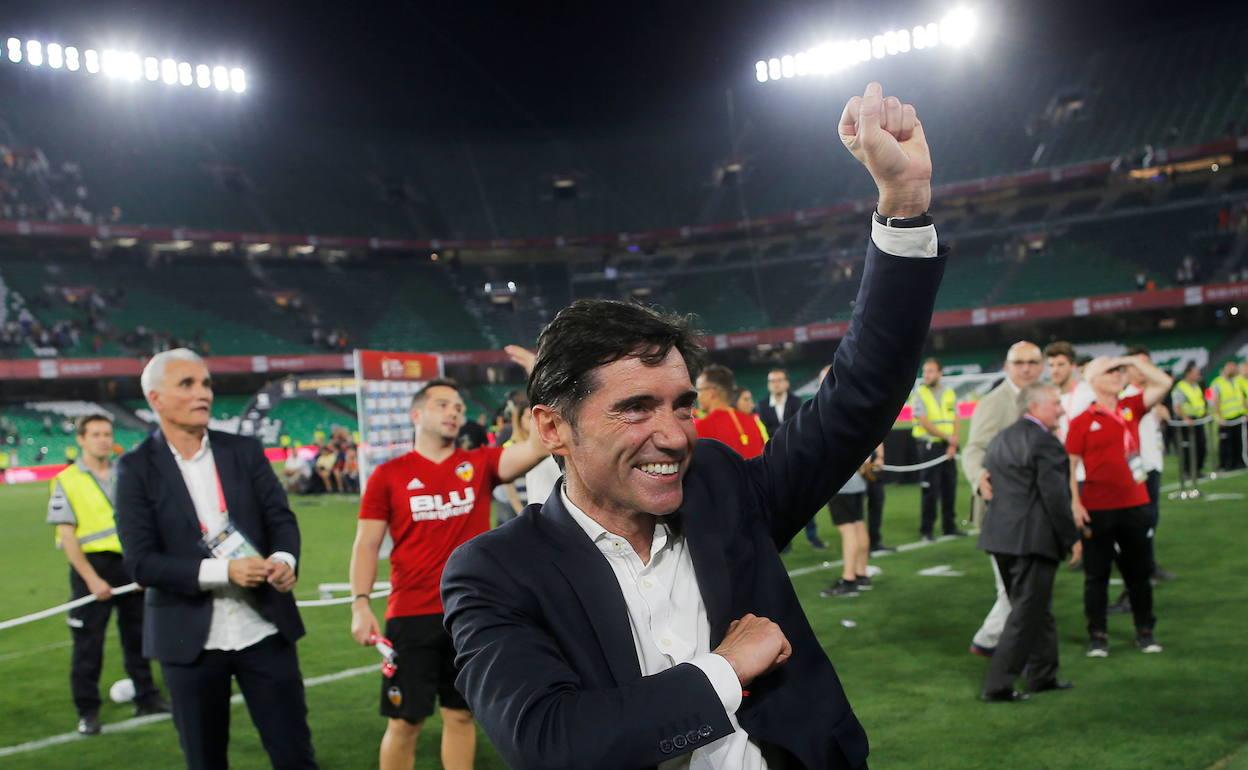 Marcelino, tras ganar la Copa con el Valencia en Sevilla. 