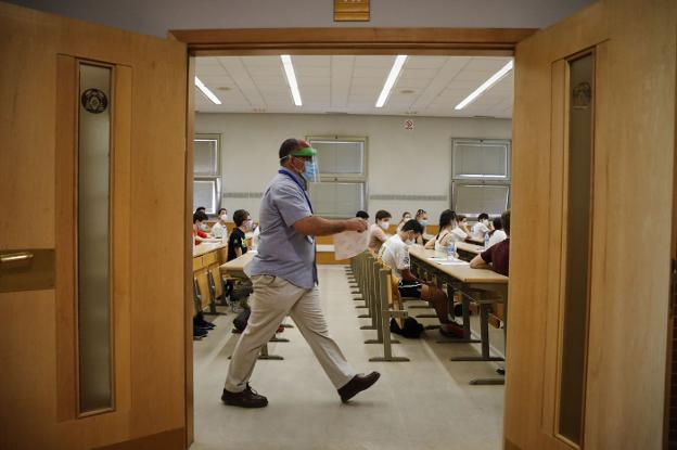 Las universidades, con exámenes en las aulas pese a las quejas