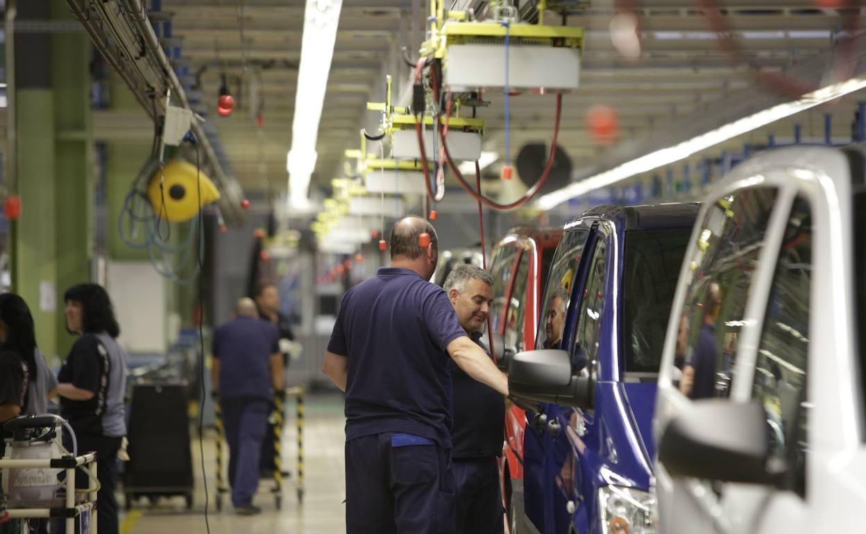 Fábrica de automóviles. 