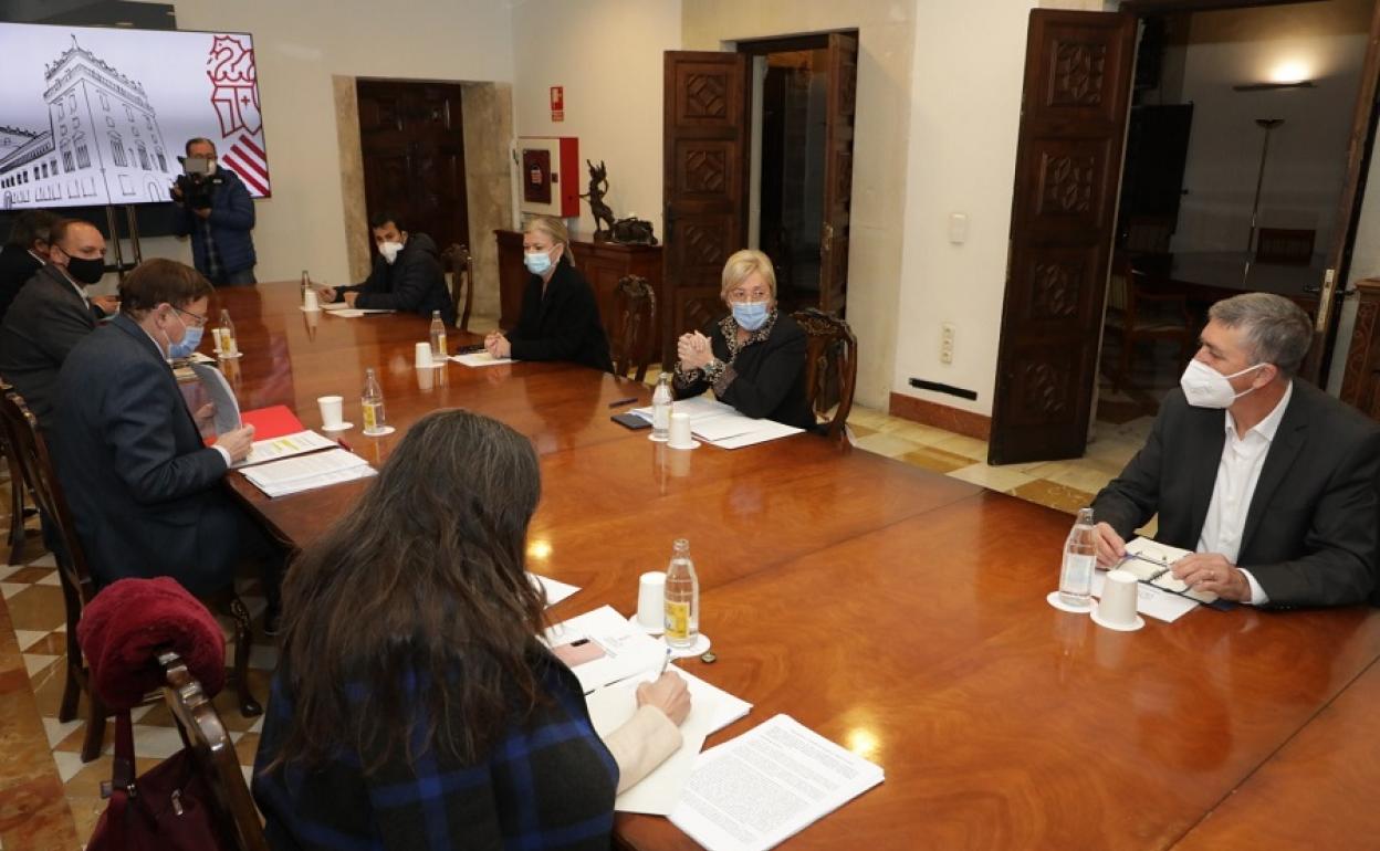 Reunión interdepartamental sobre el coronavirus.