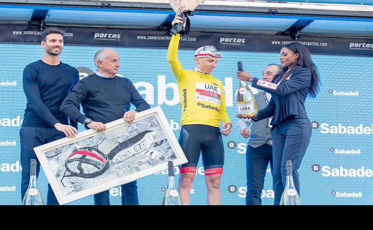 Pogacar, con el maillot de campeón de la Volta.