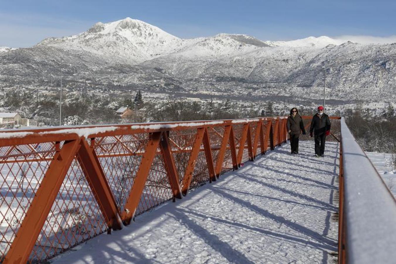 La Sierra de Madrid, cubierta por nieve tras la nevada fruto del temporal Filomena.