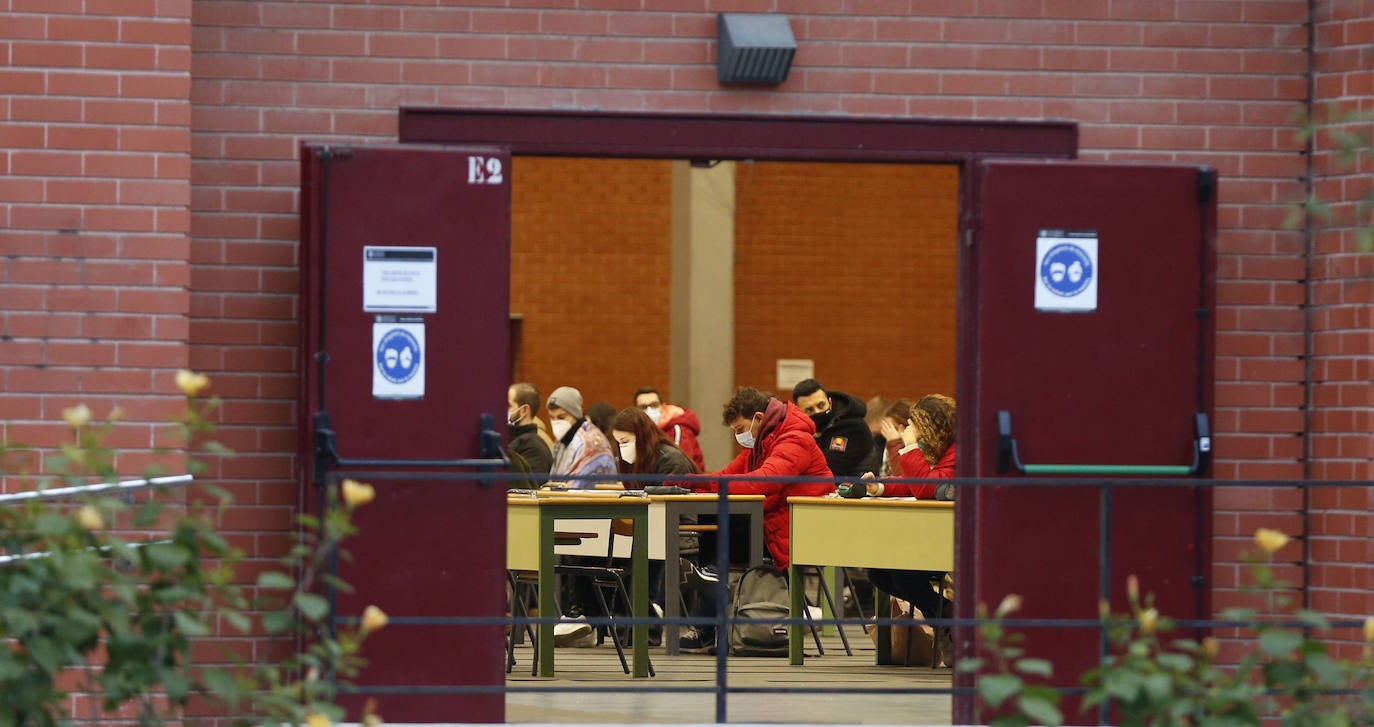 Empiezan los exámenes presenciales en la Universitat de València