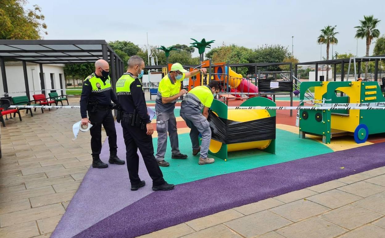 El cierre de los parques infantiles en Albal. 