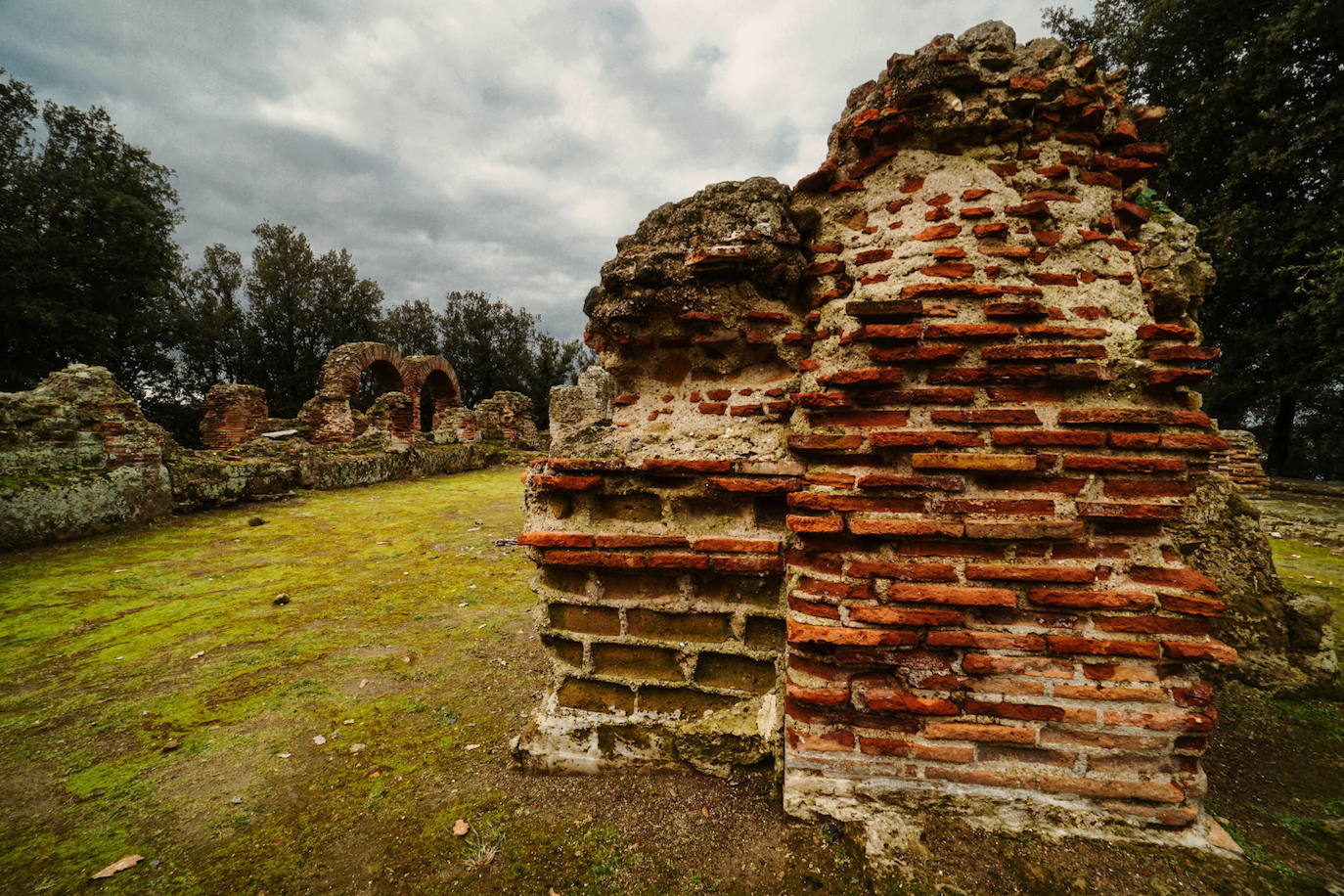 El parque arqueológico actualmente incluye la acrópolis