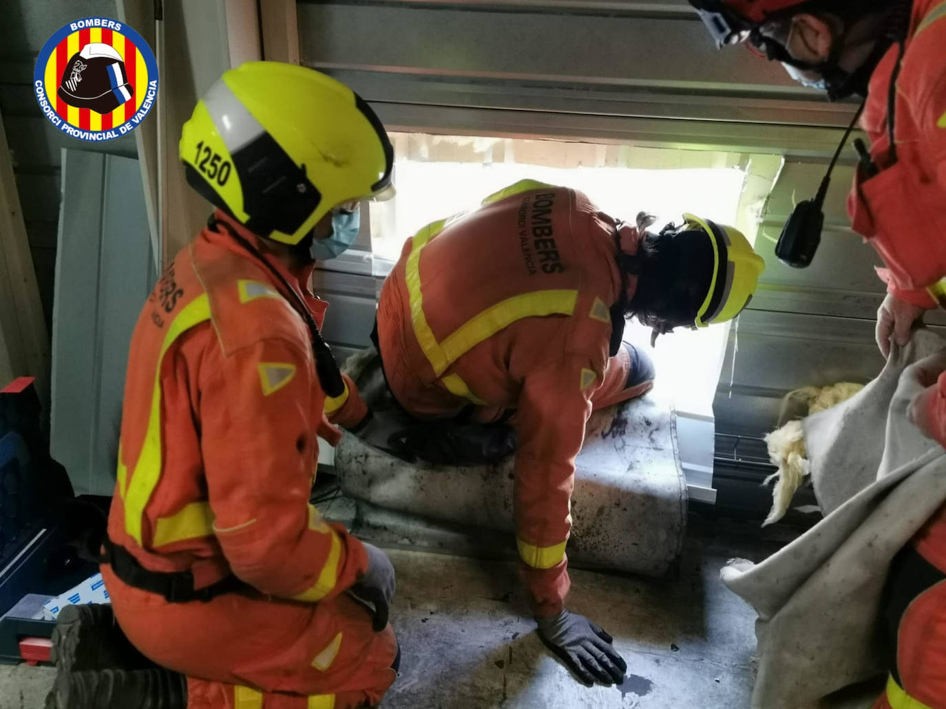 Fotos: &#039;Hortensia&#039; obliga a cerrar parques, jardines y cementerios y provoca incidentes debido a las fuertes rachas de viento