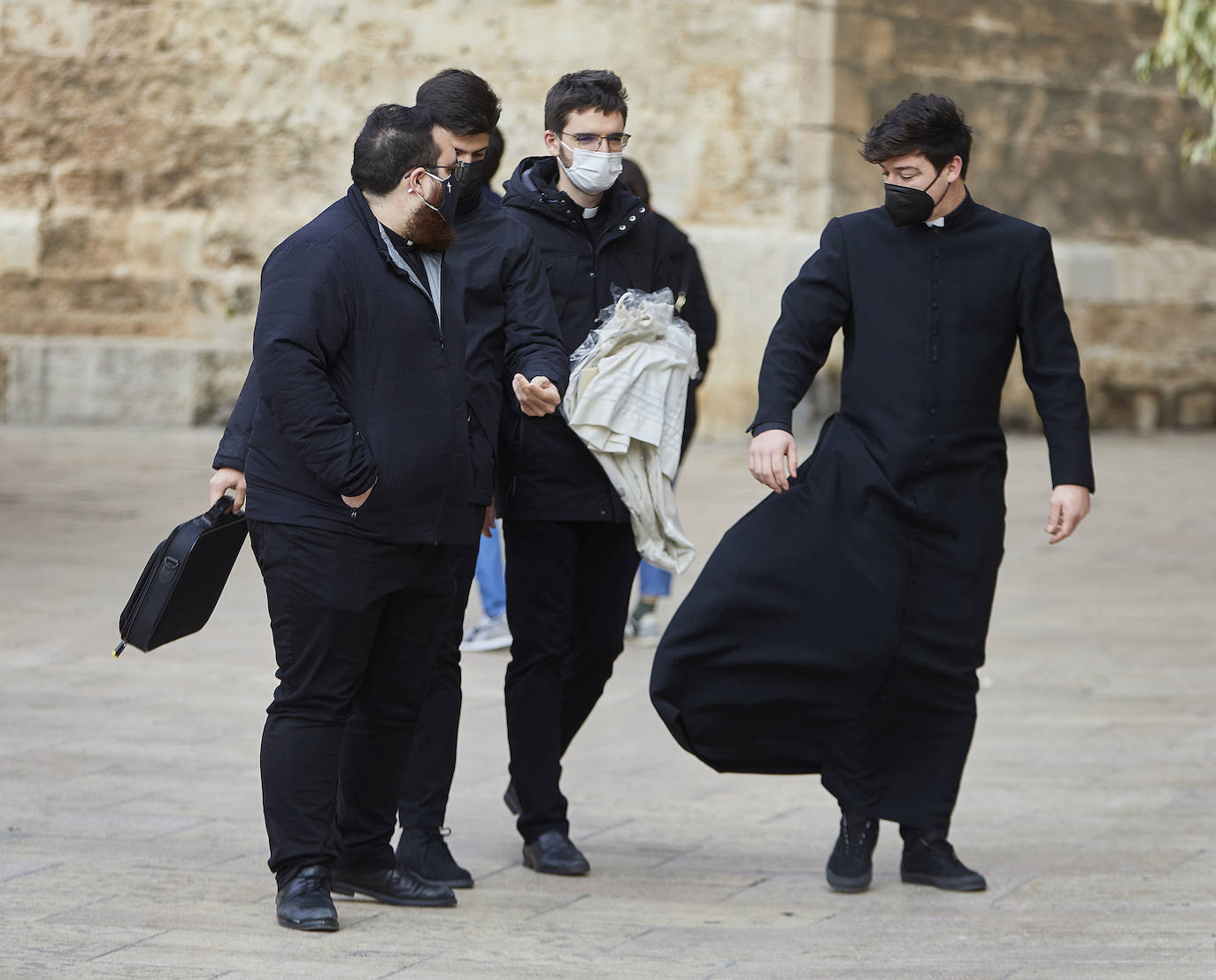 Fotos: &#039;Hortensia&#039; obliga a cerrar parques, jardines y cementerios y provoca incidentes debido a las fuertes rachas de viento