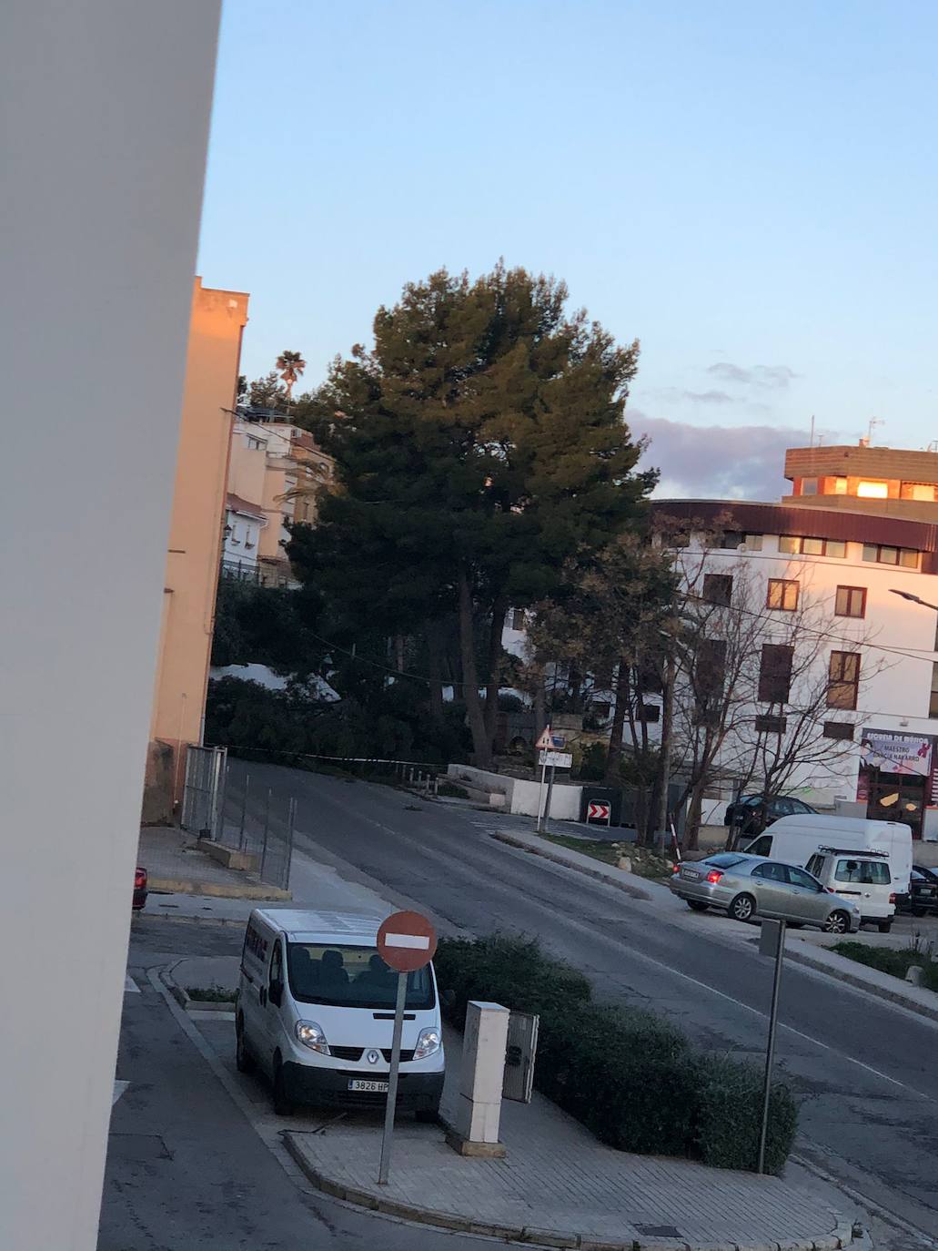 La borrasca deja rachas de hasta 100 km/h en el interior de la provincia de Valencia.