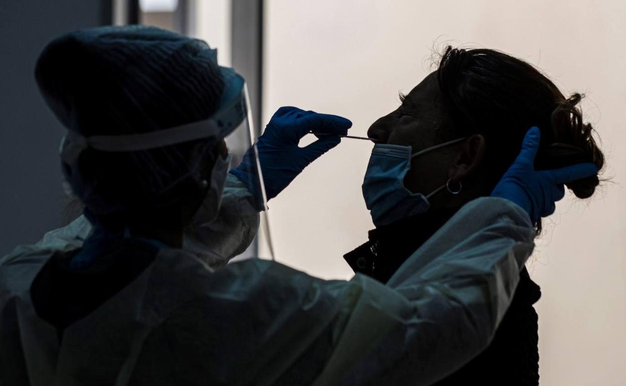 La Generalitat ha notificado este jueves 3.197 nuevos positivos en la provincia de Alicante. 