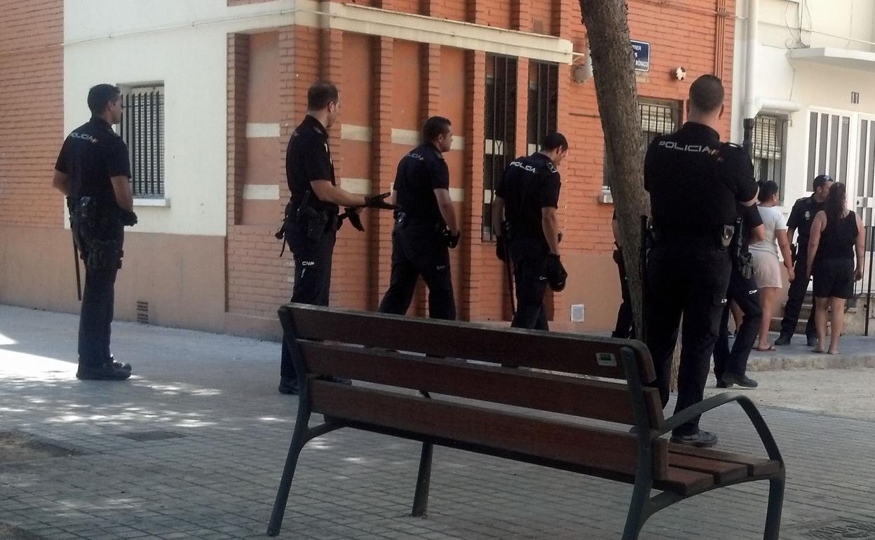 Imagen de archivo de un operativo policial en la Fuensanta. 