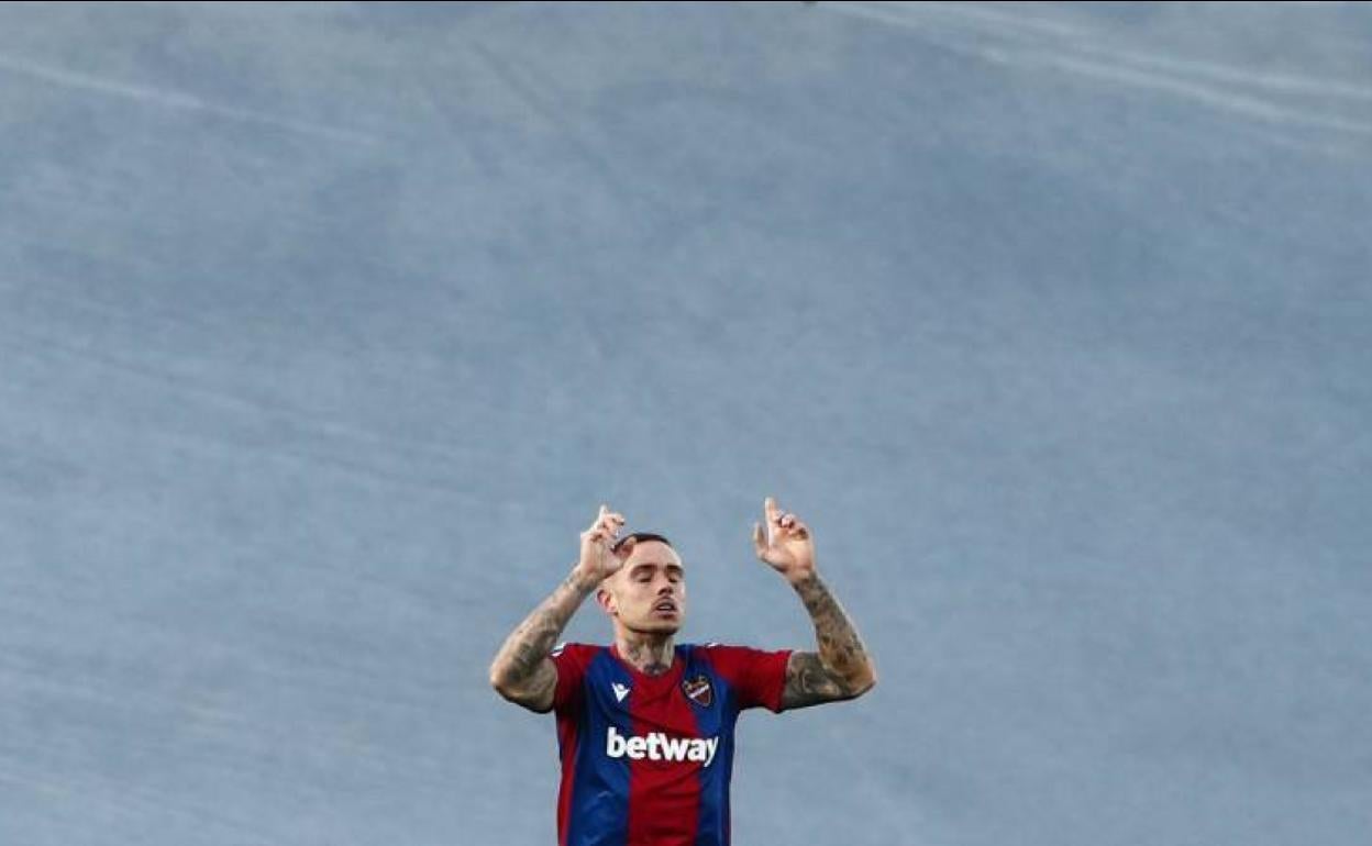 Roger Martí celebra el gol de la victoria ante el Real Madrid en Valdebebas. 