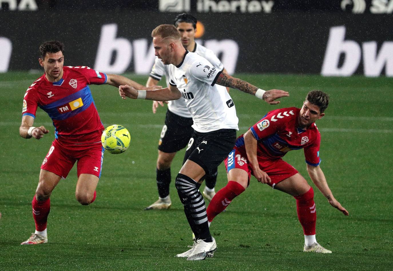 Fotos: Partido: Valencia CF - Elche