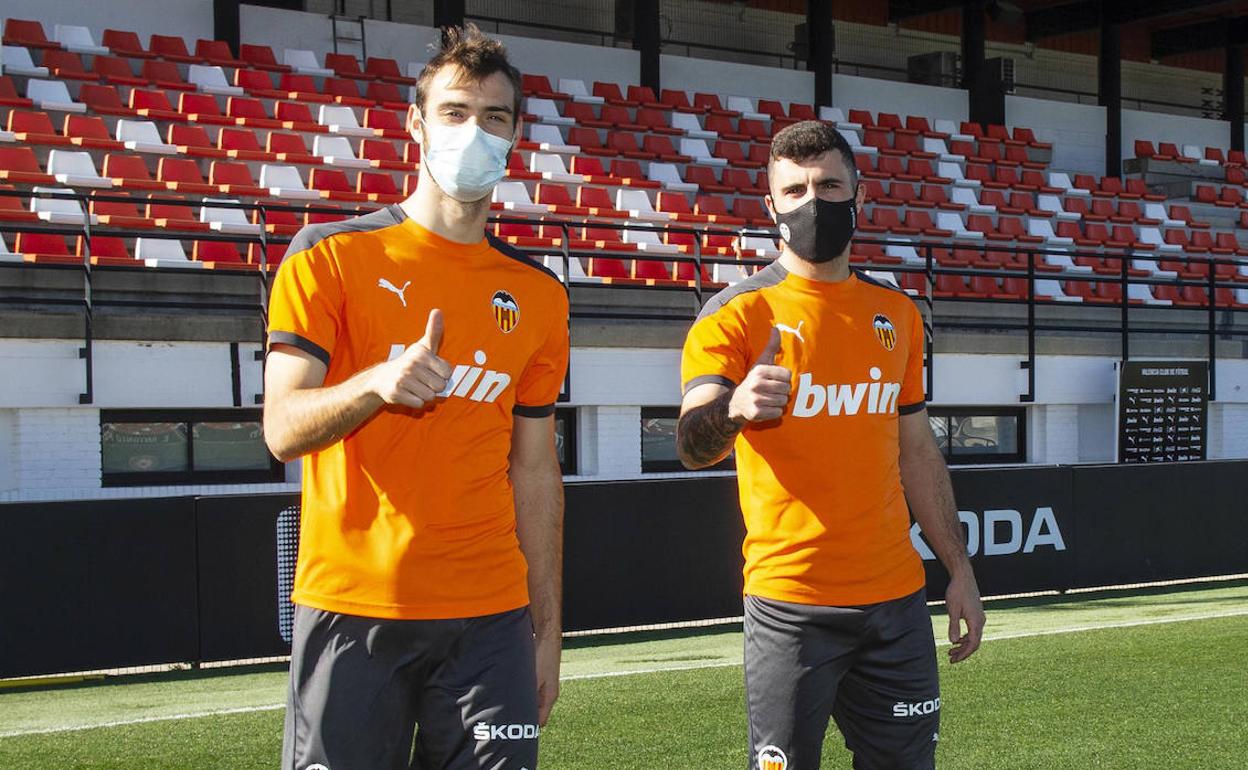 Ferro y Cutrone, en la ciudad deportiva de Paterna. 