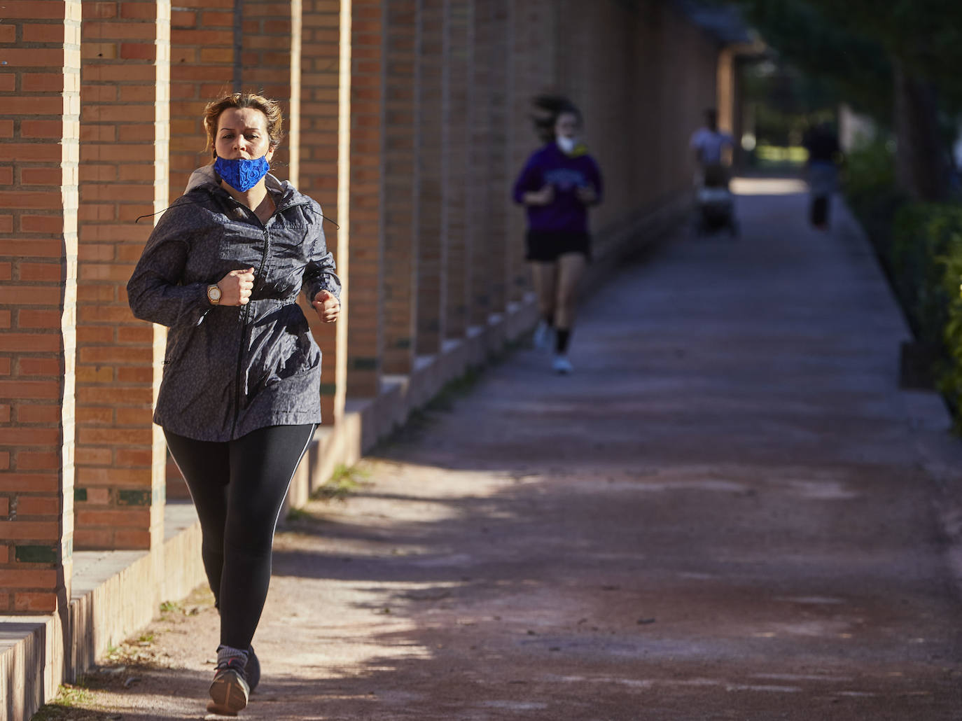 El deporte, con mascarillas en Valencia