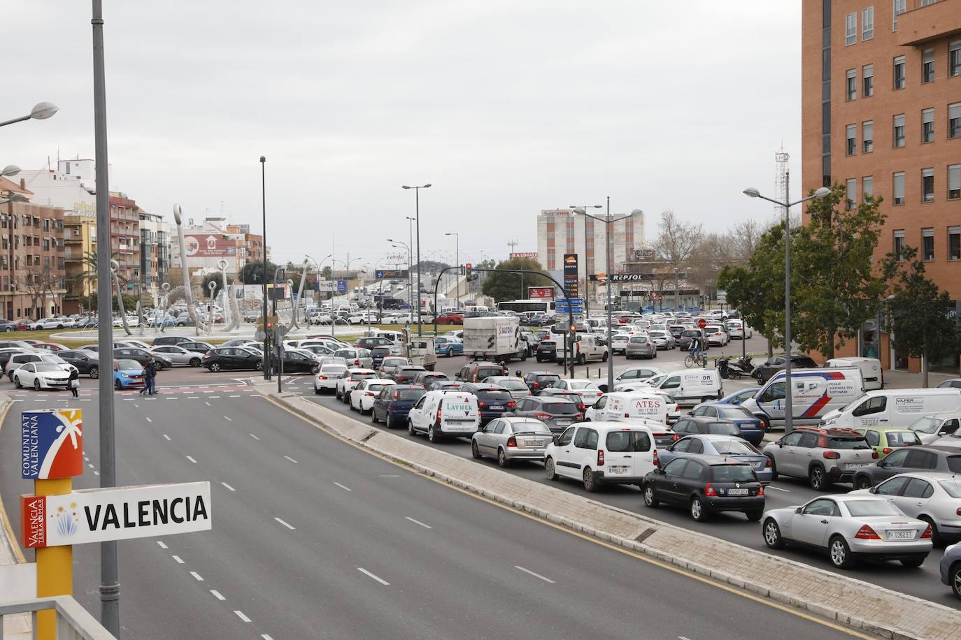 Atascos en el segundo fin de semana de cierre perimetral de Valencia