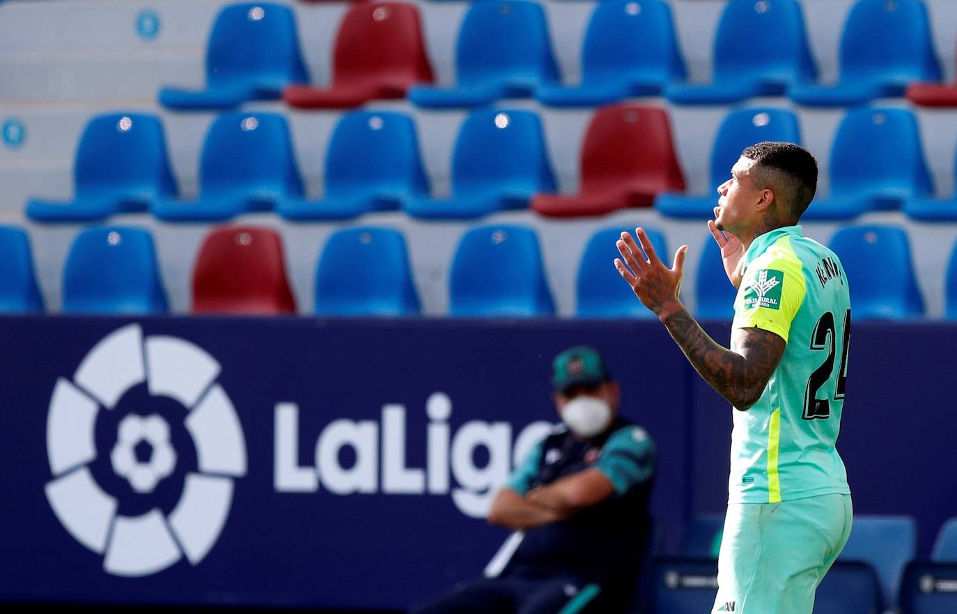 Fotos: Las mejores imágenes del Levante-Granada (5/2/21)