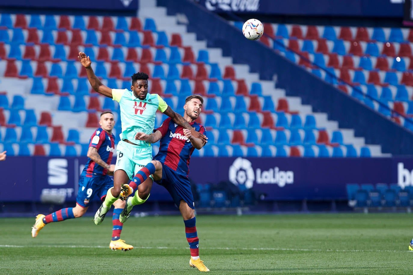 Fotos: Las mejores imágenes del Levante-Granada (5/2/21)