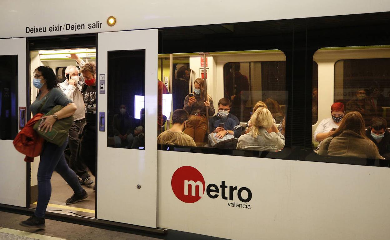 Un vagon de Metrovalencia durante la pandemia.