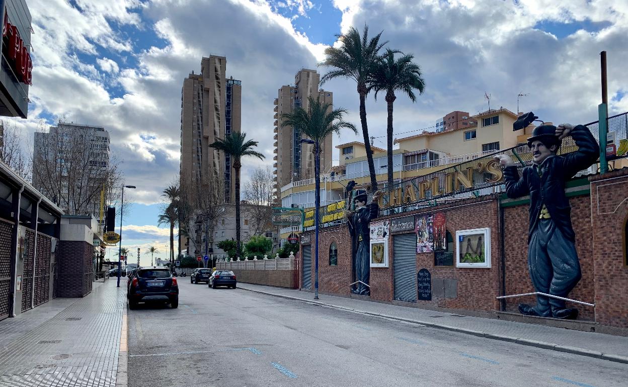 Locales cerrados en Benidorm, antes repletos de turistas británicos. 