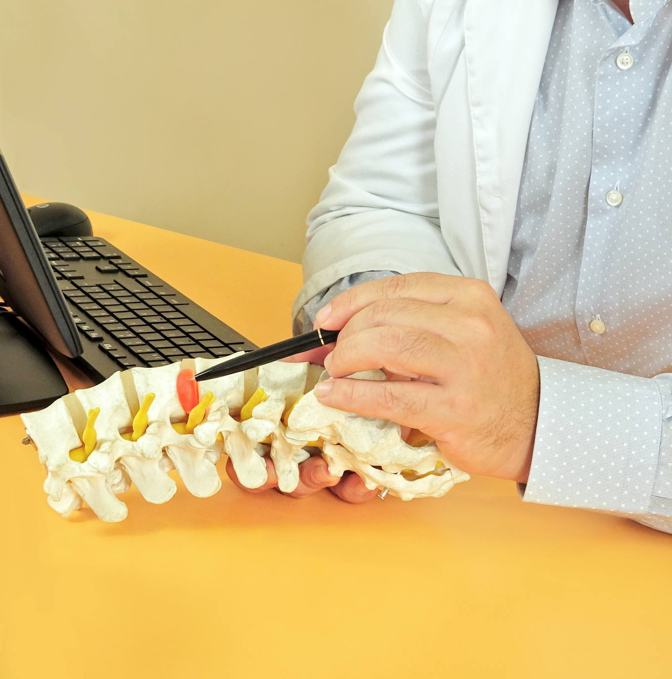 Imagen secundaria 2 - La consultas médicas online para problemas de espalda, solución en época de Covid