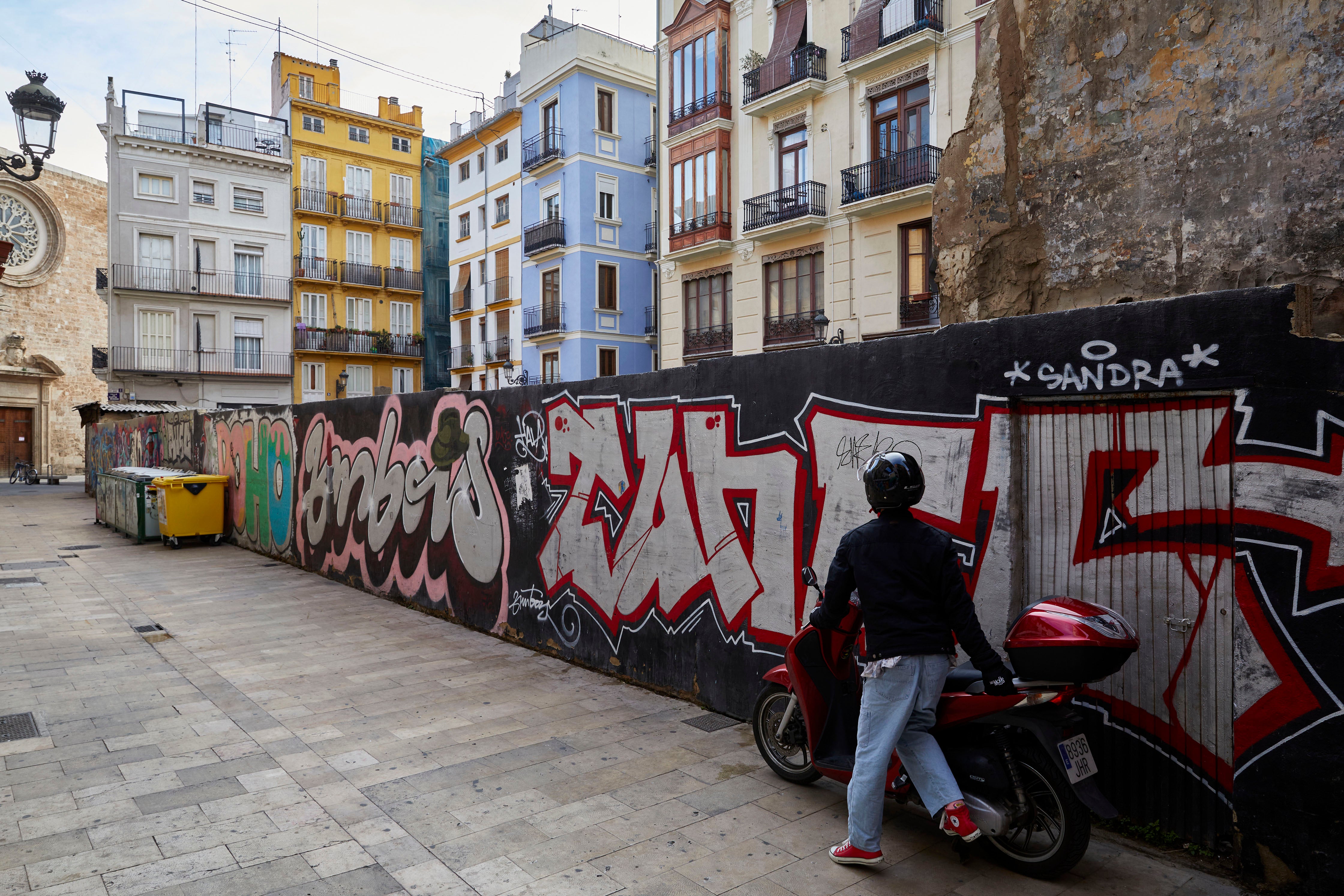 Solares en Ciutat Vella. 