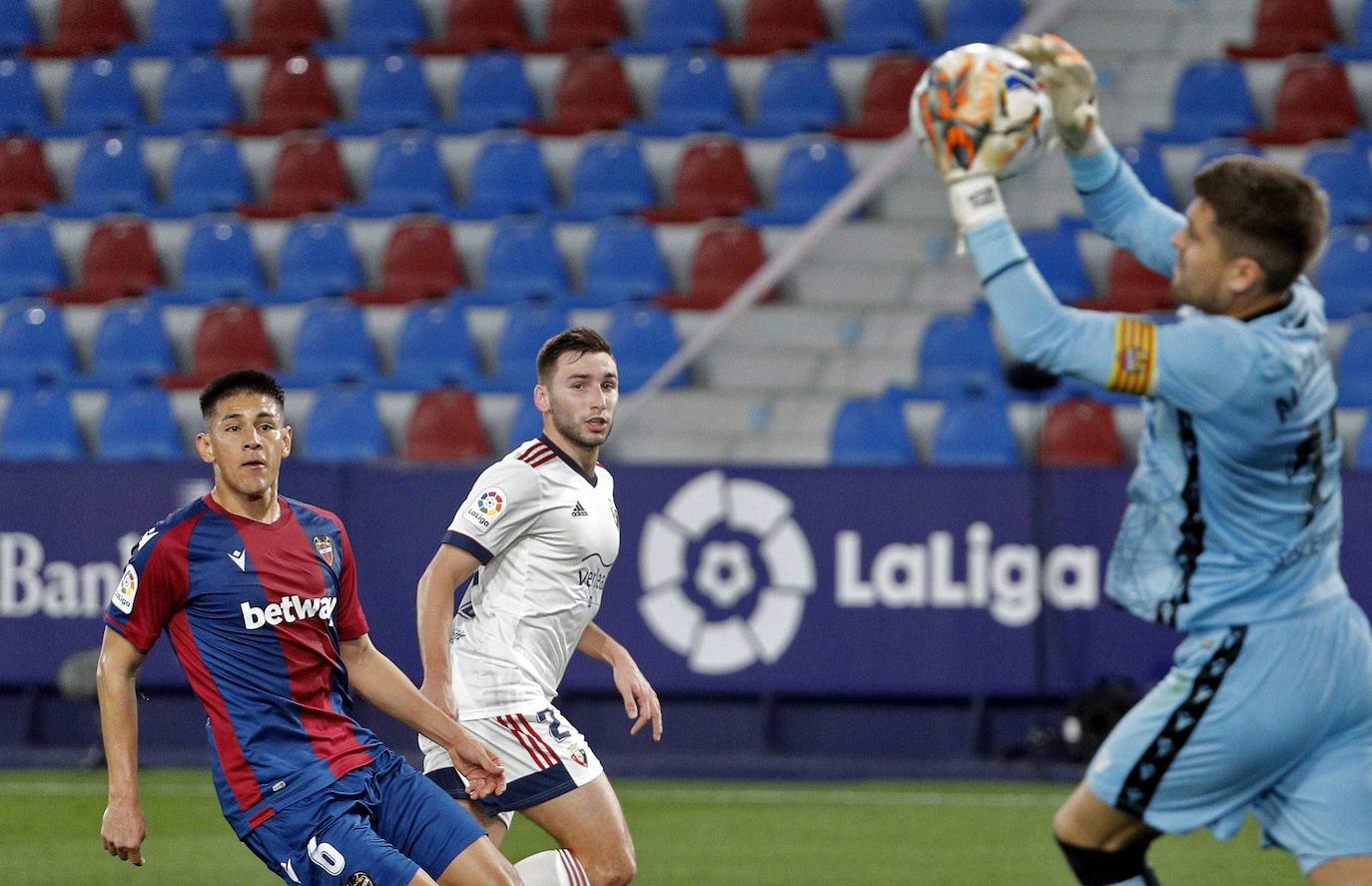 Fotos: El Levante - Osasuna, en imágenes