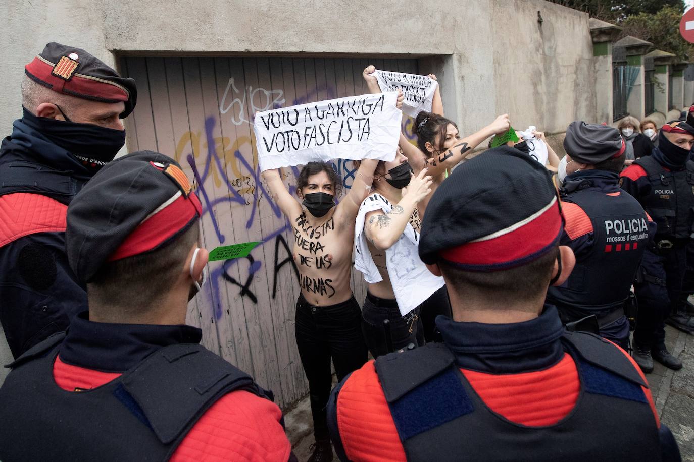 Fotos: Las fotos más curiosas de las elecciones catalanas del 14F de 2021