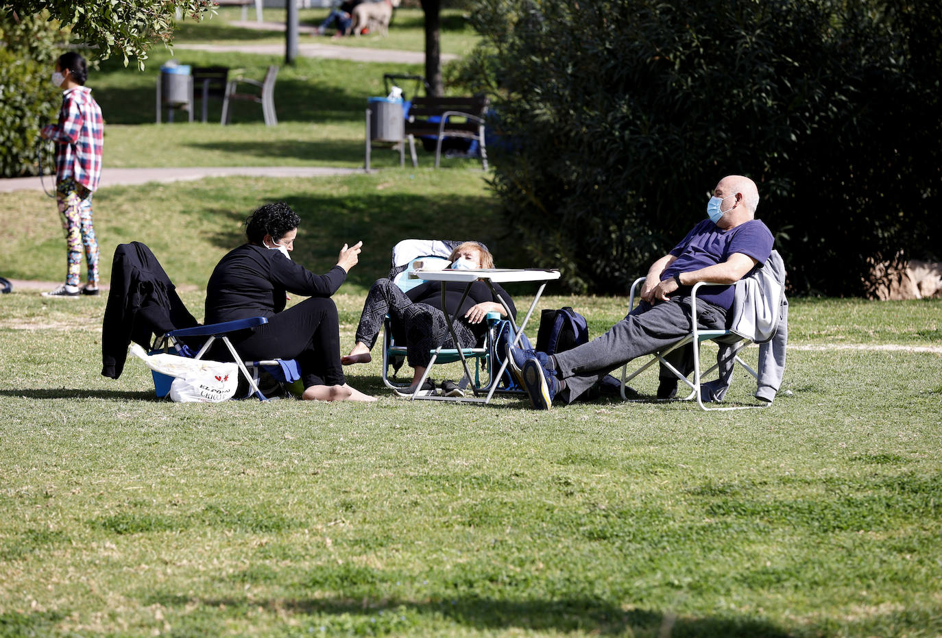 Las bicis toman el antiguo cauce y los paseos, la Malvarrosa