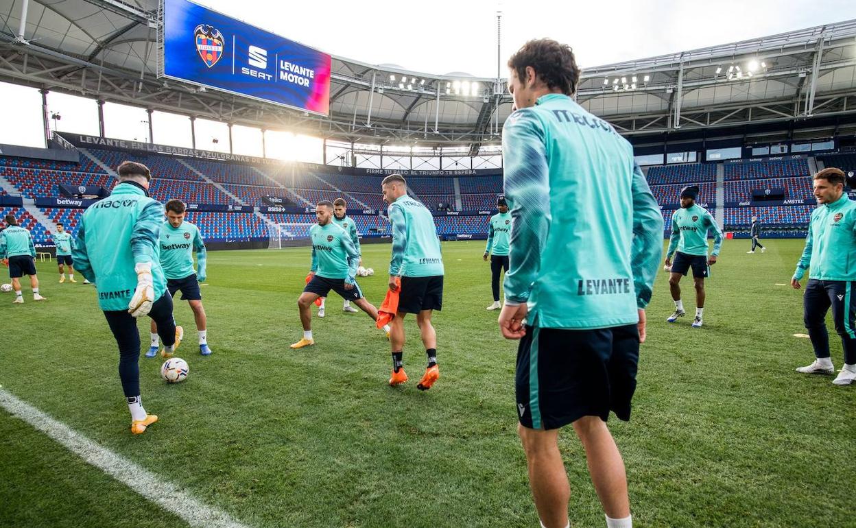 Tras la derrota ante Osasuna, el equipo tratará de hacerse fuerte en casa otra vez.