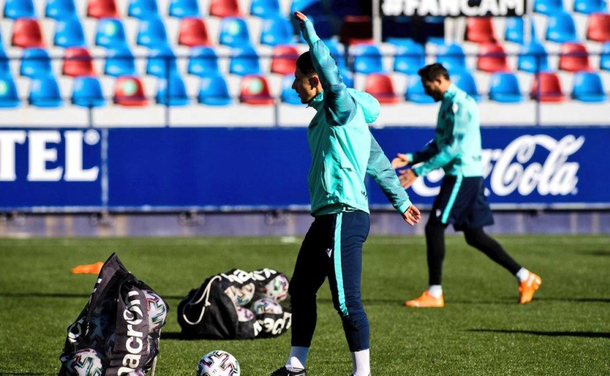 El equipo se ejercitó en el Ciutat antes de viajar a Madrid. 