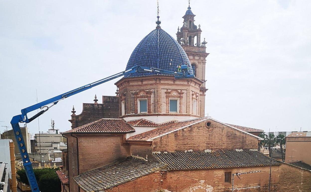Inician la reparación de la cúpula de la iglesia de la Asunción Nuestra  Señora de Foios | Las Provincias