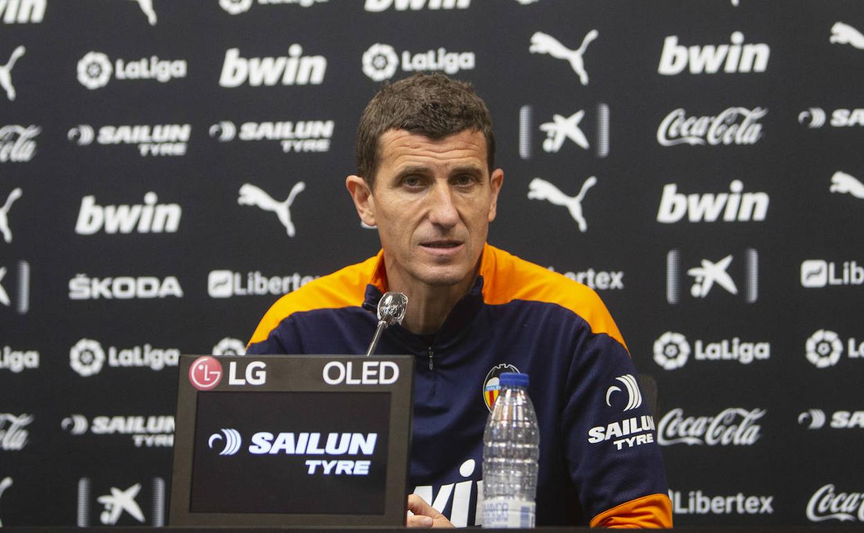 Javi Gracia, en la sala de prensa de la ciudad deportiva de Paterna. 