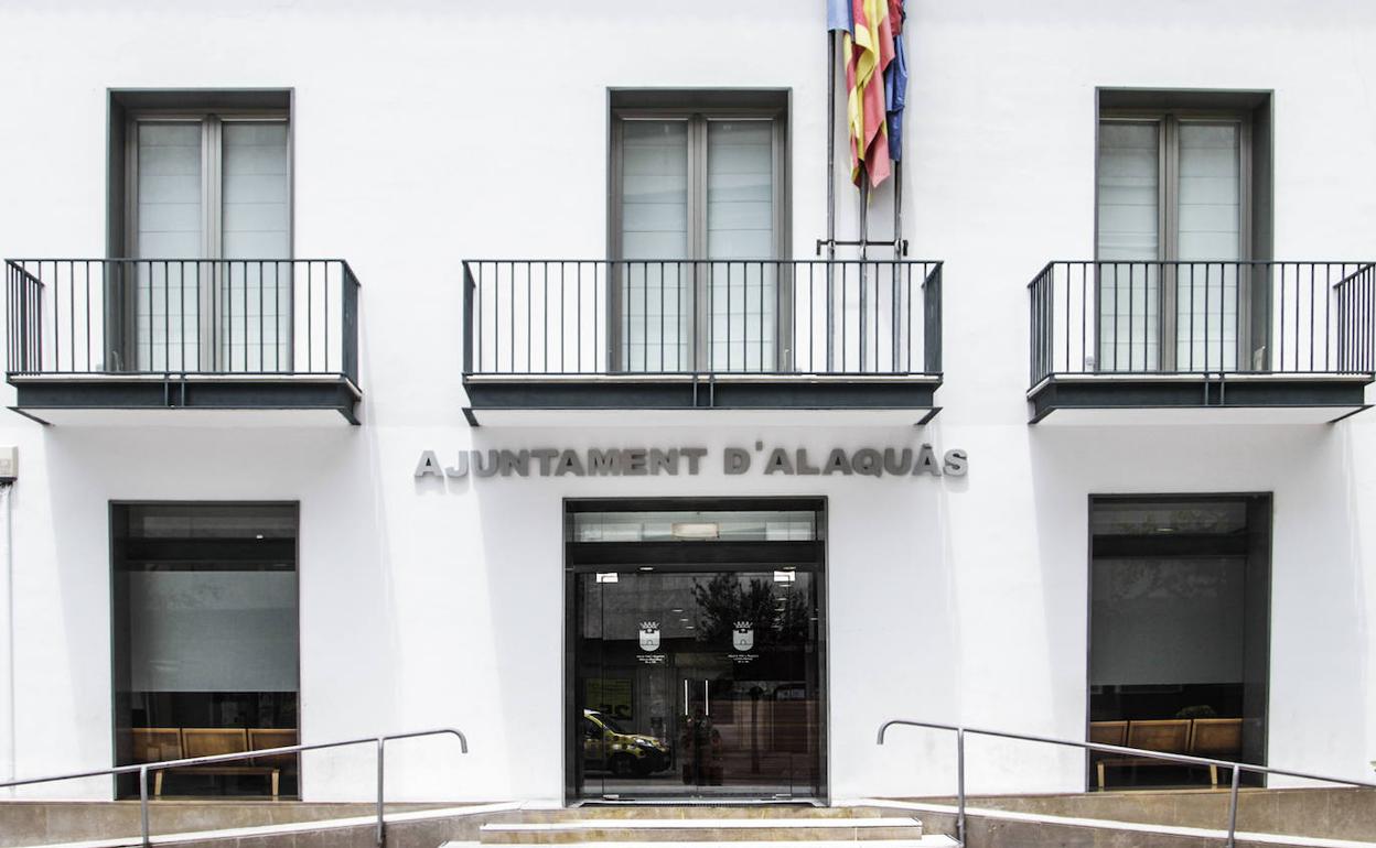 La fachada del ayuntamiento del municipio. 