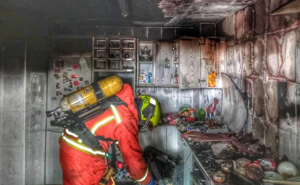 Incendio en una vivienda en Quart de Poblet. 