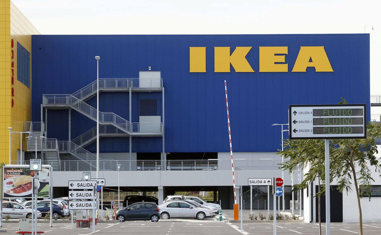 La fachada de la tienda de Ikea en Alfafar. 