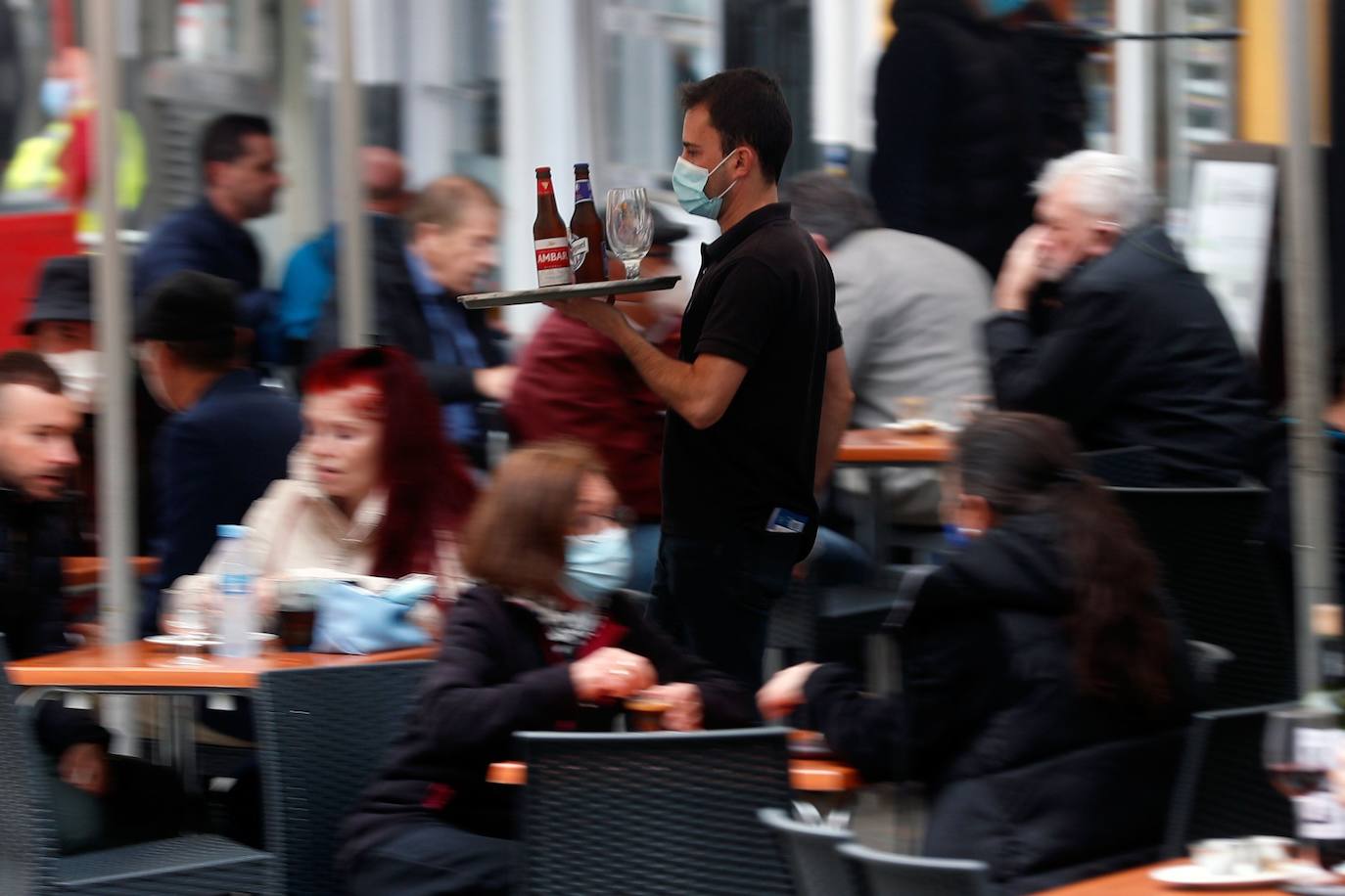 Los bares valencianos vuelven a abrir sus puertas