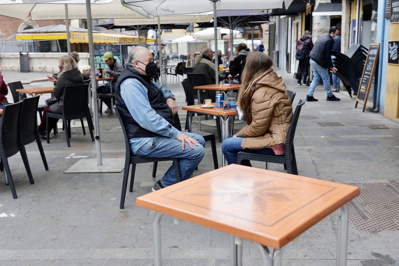 Los bares valencianos vuelven a abrir sus puertas