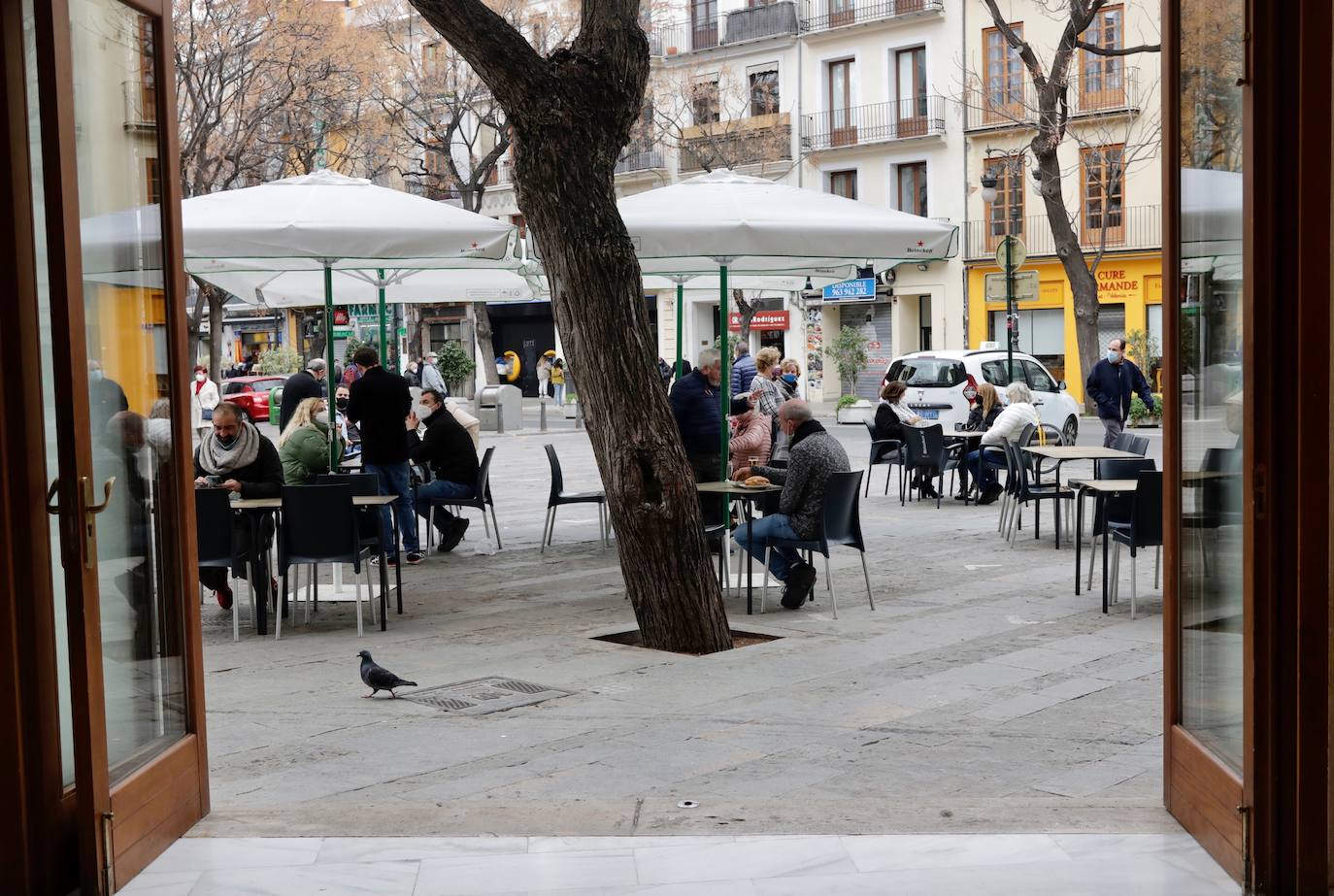 Los bares valencianos vuelven a abrir sus puertas