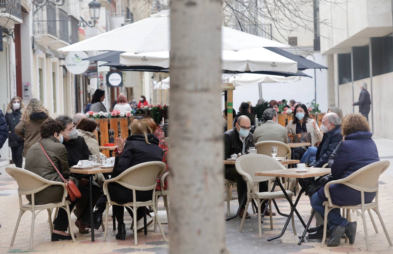 Los bares valencianos vuelven a abrir sus puertas