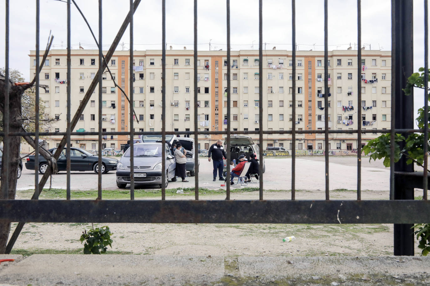 Rehabilitación y abandono. Tras 15 años de bloqueo por los recursos al anterior plan, el barrio muestra otro rostro, aunque los vecinos exigen más celeridad