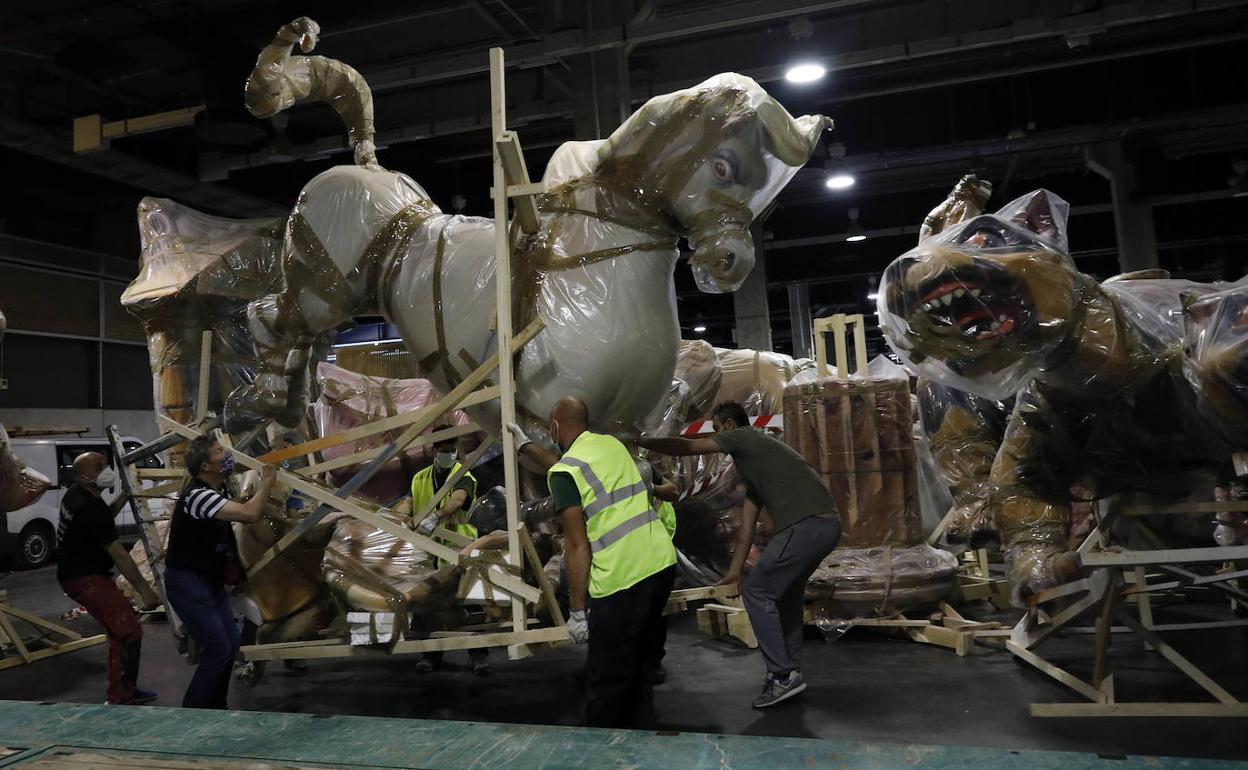 Nueva línea de ayudas del plan 'Resistir' para artistas, indumentaristas y pirotécnicos