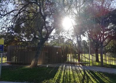 Imagen secundaria 1 - Valencia estrena los nuevos baños públicos del jardín del Turia