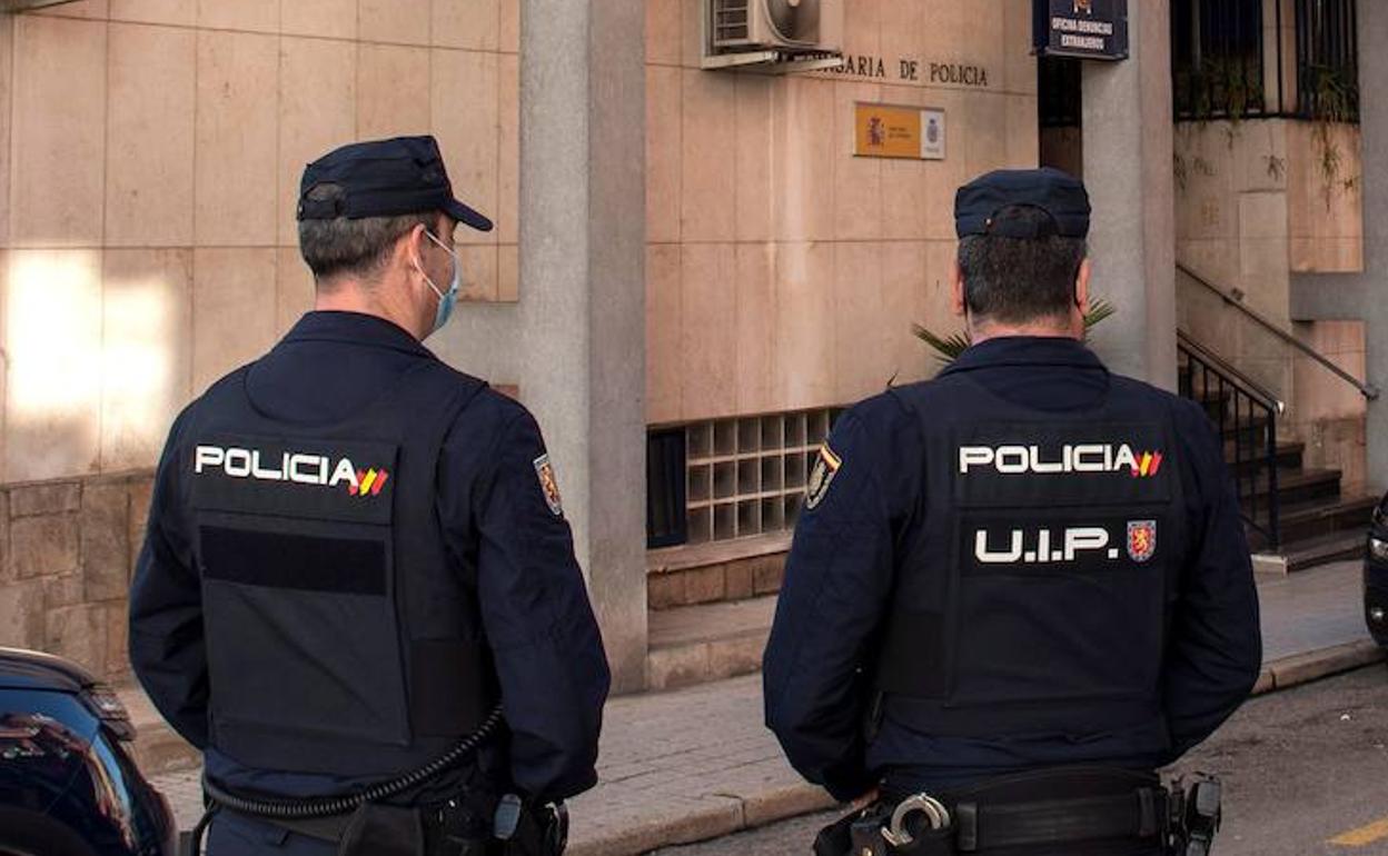 Dos policías nacionales, en una imagen de archivo