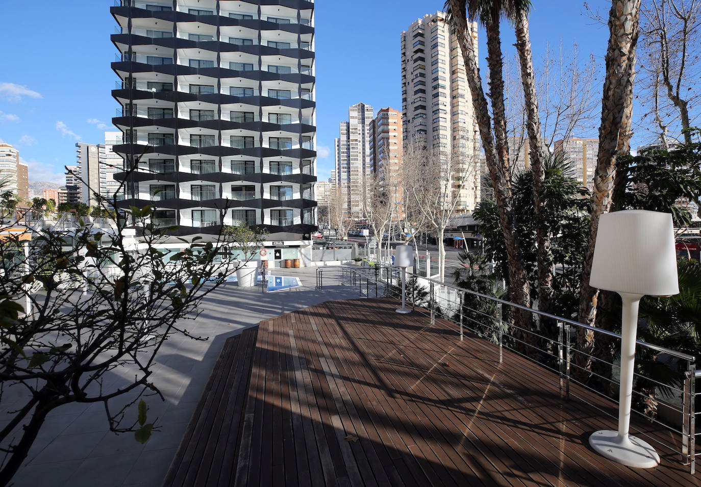 Hoteles vacíos en Benidorm. 