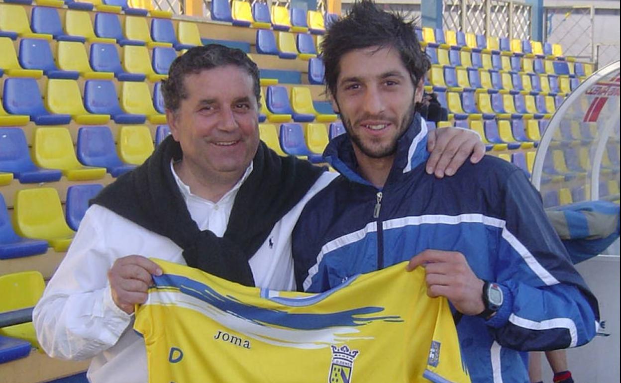 Martín Prest, en su presentación como futbolista del Dénia. 