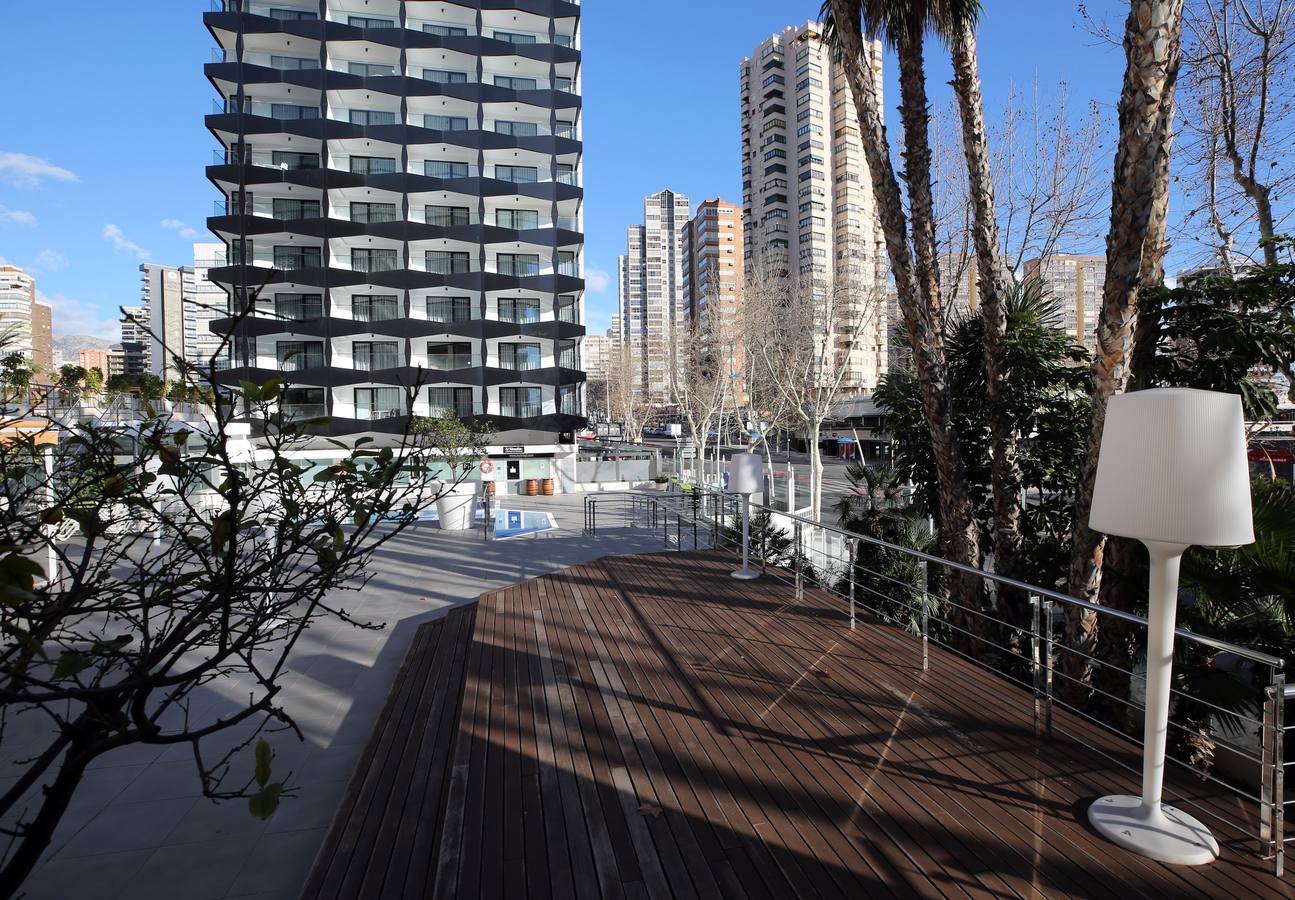 Hoteles vacíos en Benidorm. 