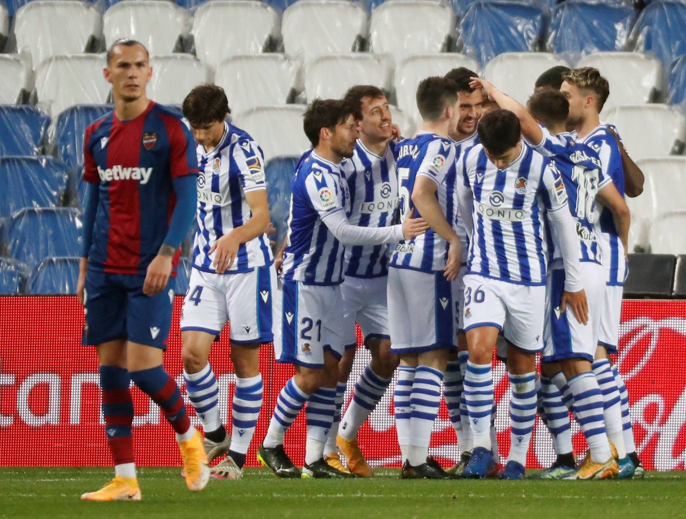 Fotos: Las mejores imágenes del Real Sociedad-Levante UD