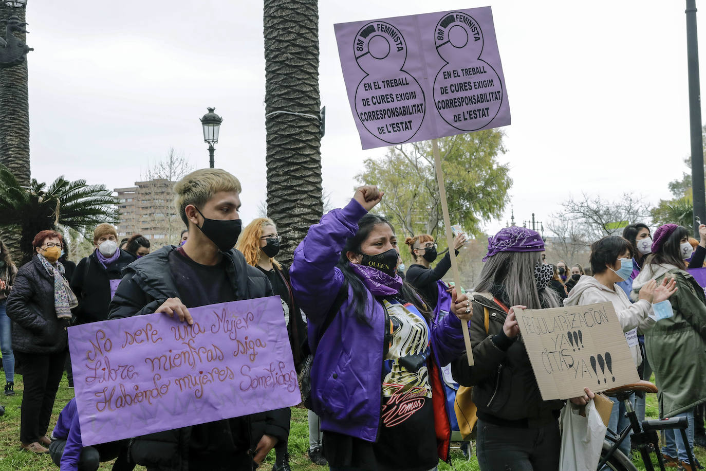 Uno de los actos en la Plaza del Ayuntamiento de Valencia