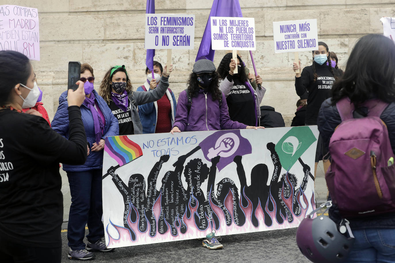 Uno de los actos en la Plaza del Ayuntamiento de Valencia