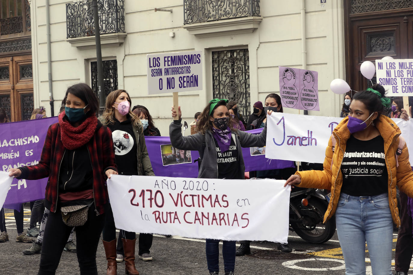 Uno de los actos en la Plaza del Ayuntamiento de Valencia